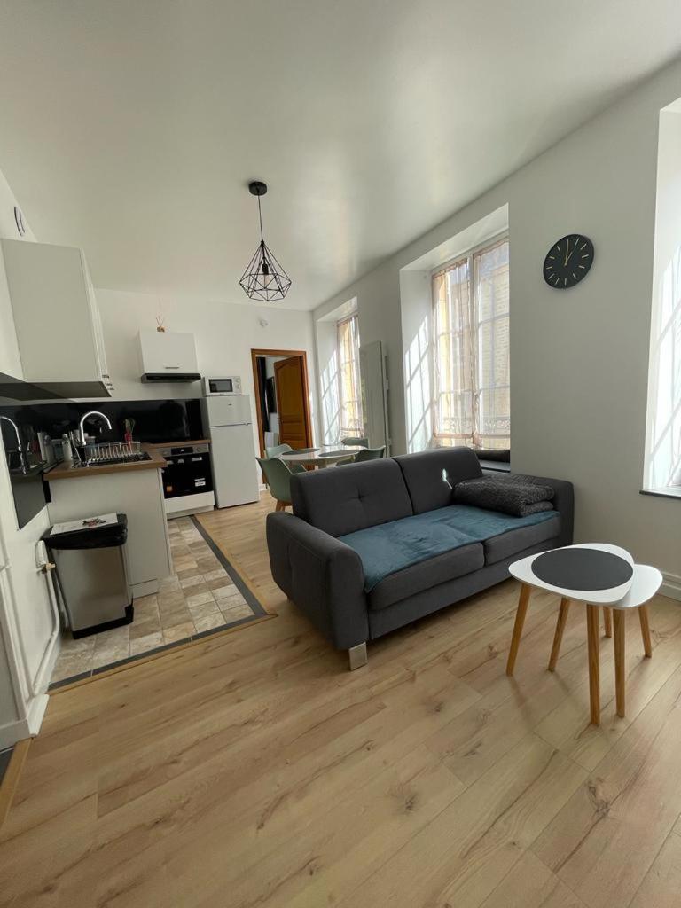 Appartement Le Petit Charcot Charleville-Mézières Exterior foto